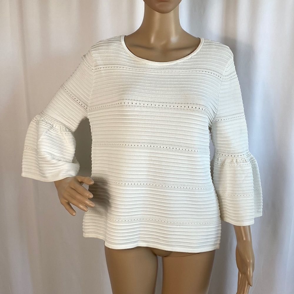 ❤️Last Chance White House Black Market white eyelet bell sleeve blouse size M